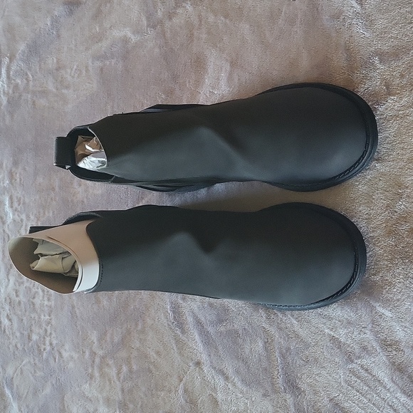 NWT! Women's size 8.5 - Picture 2 of 5